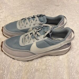 Nike Waffle Debut sneaker. Women 9.5/men 8